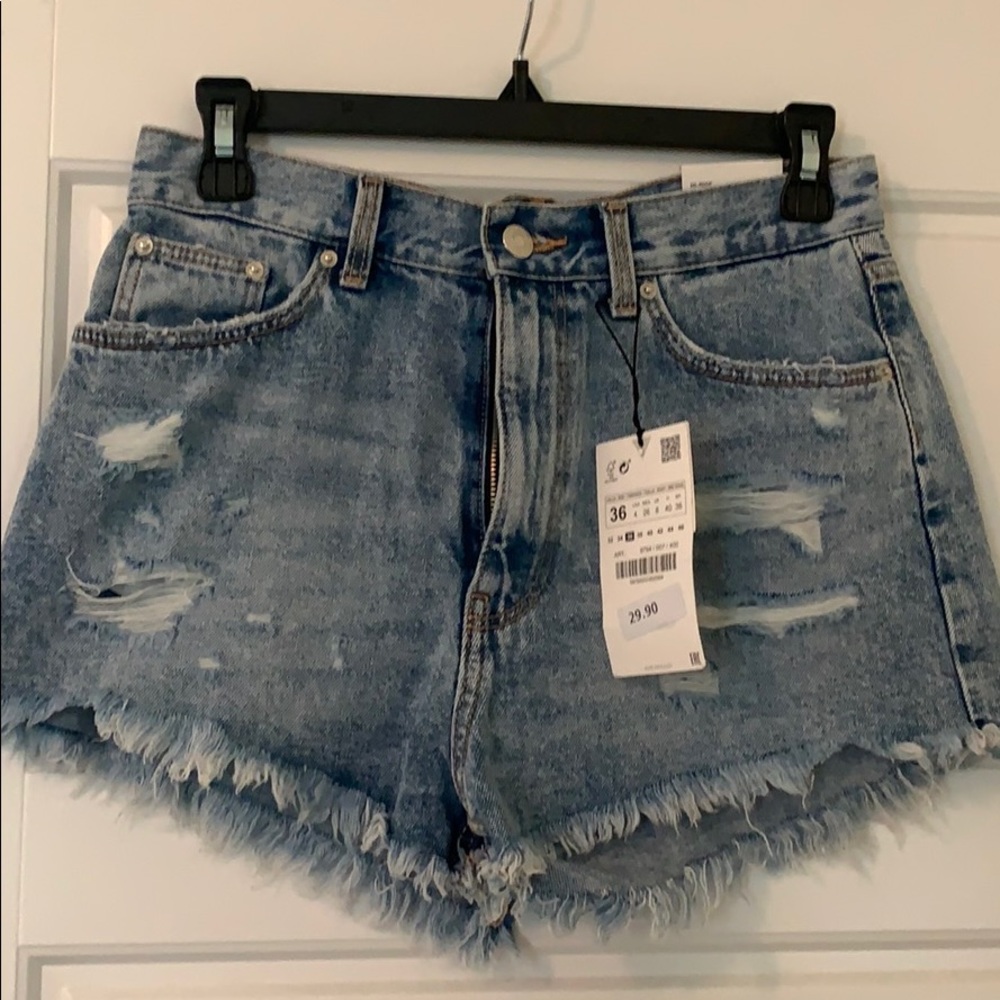 NWT Zara High-Rise Frayed Denim Shorts